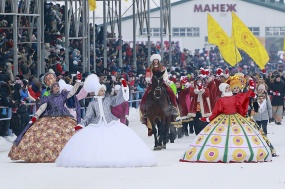 И рысаки, и рабочие лошадки: конноспортивный праздник  на «Сибирской масленице»!