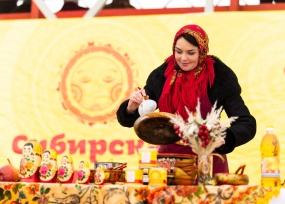 На Масленицу торопись – блином угостись! На Масленицу торопись – блином угостись!